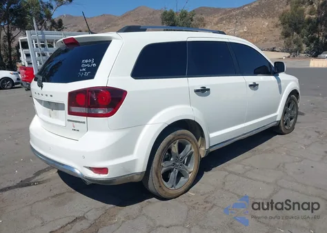 2018 Dodge Journey Crossroad z USA, uszkodzony, nr VIN 3C4PDCGG6JT476622